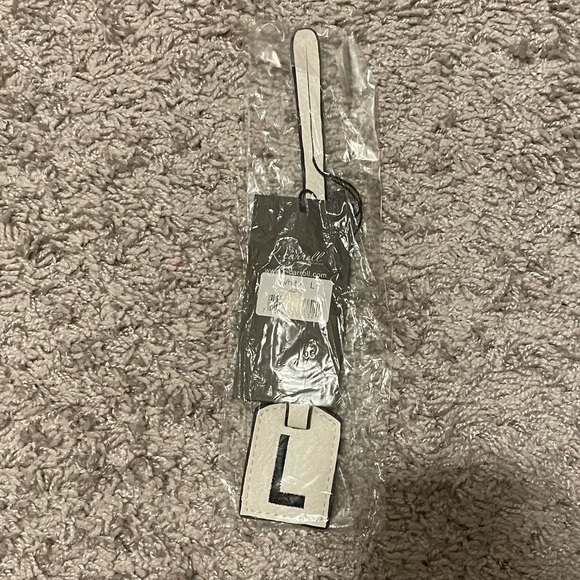 NWT “K•Carroll” Bag Tag Monogram Letter “L” White Bag Tag with “Black” Letter - Picture 1 of 4